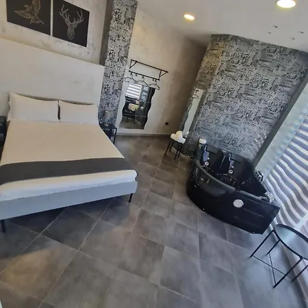 Hotel Living